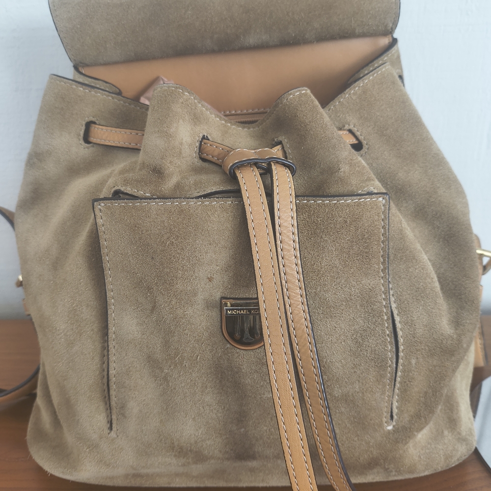 Elegant Brown Suede Backpack - Picture 15 of 15